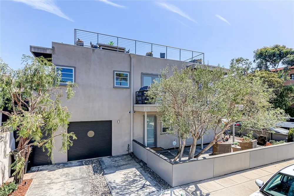 301 25th Hermosa Beach, CA 90254