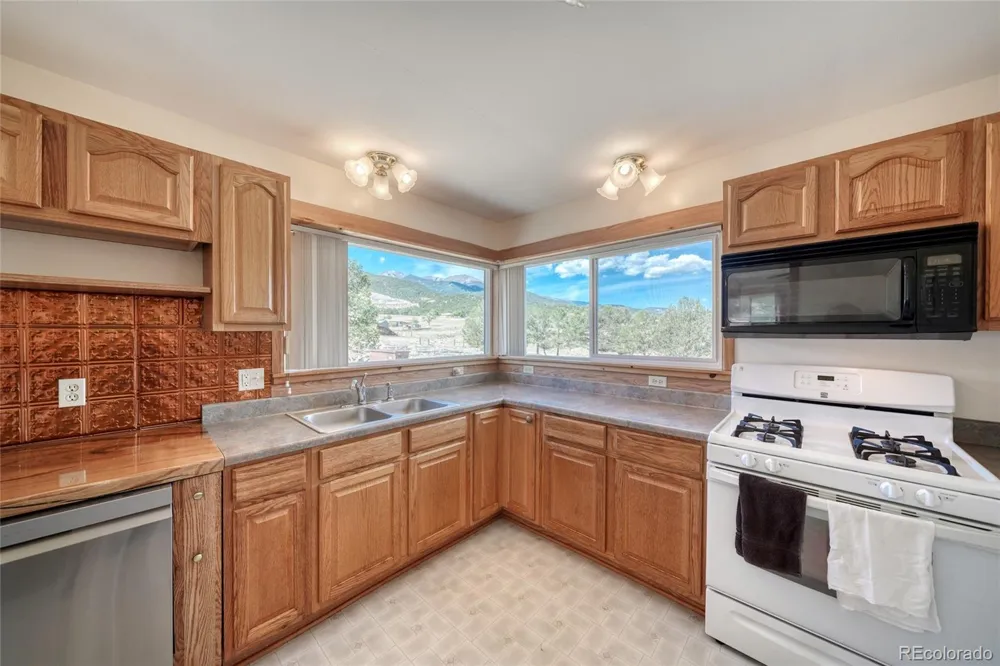 128 Pine Edge Drive Coaldale, CO 81222