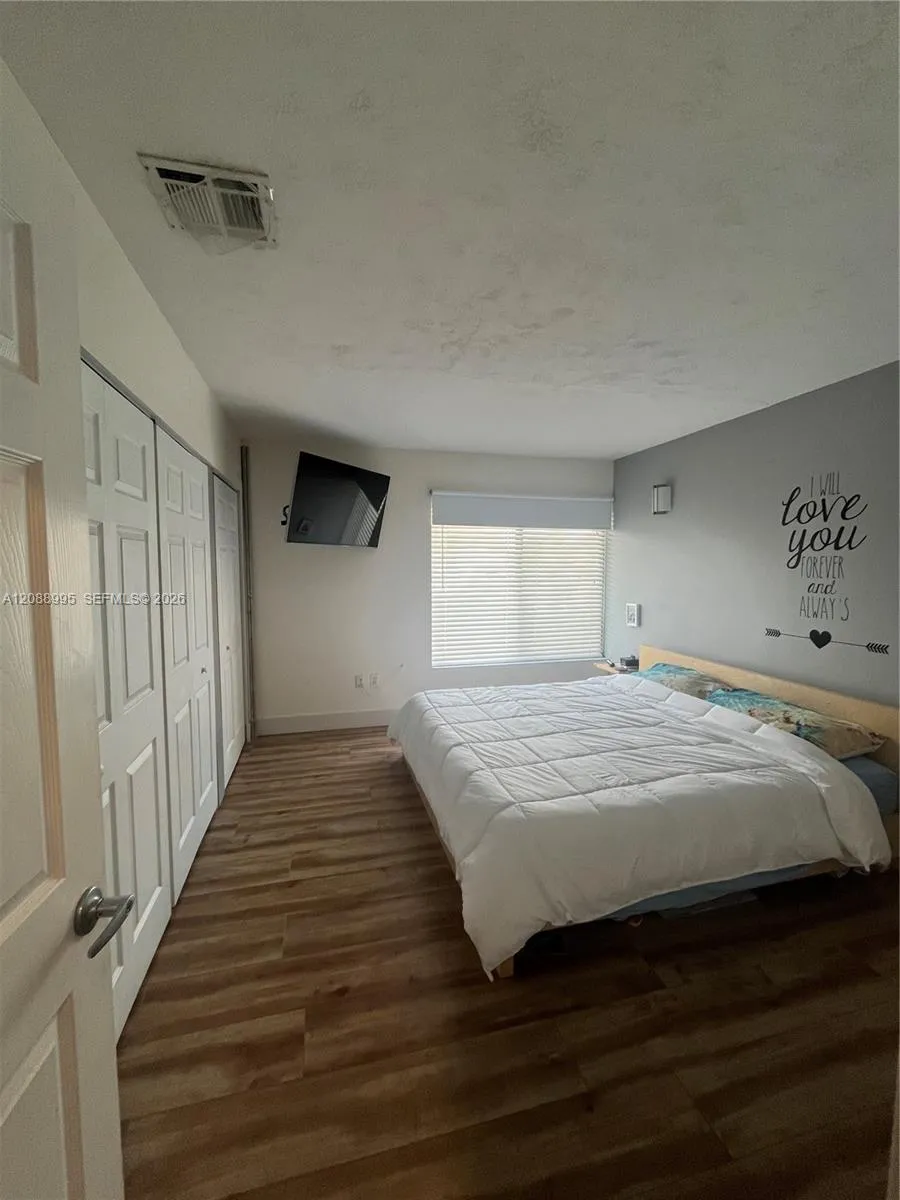 447 NW 98th Ct Miami, FL 33172