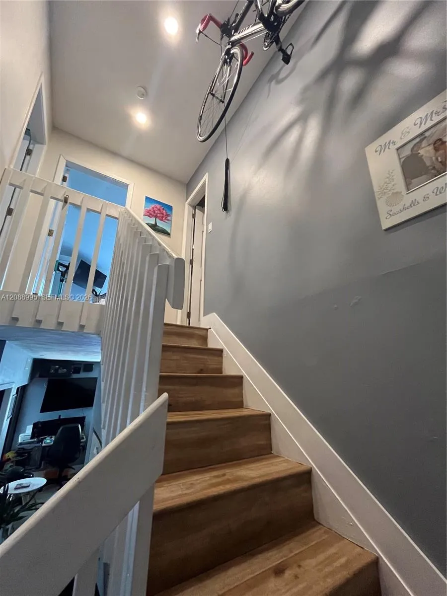 447 NW 98th Ct Miami, FL 33172