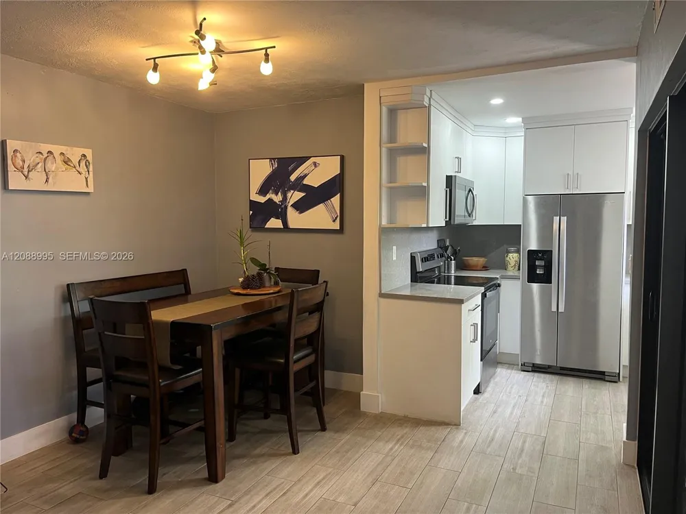 447 NW 98th Ct Miami, FL 33172