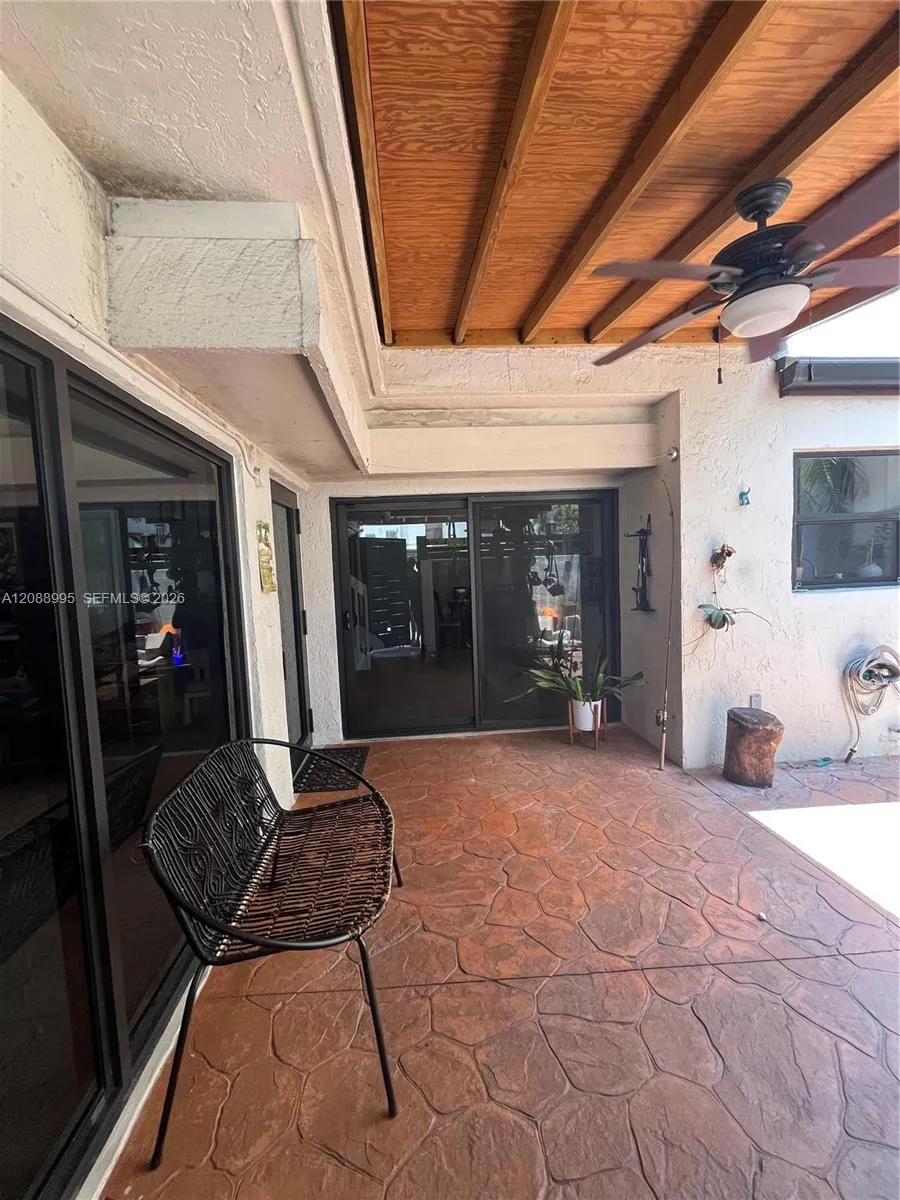 447 NW 98th Ct Miami, FL 33172