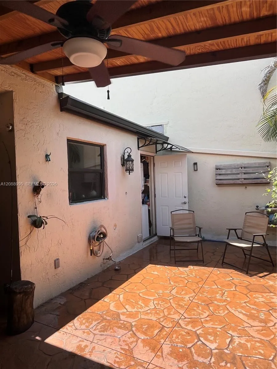 447 NW 98th Ct Miami, FL 33172