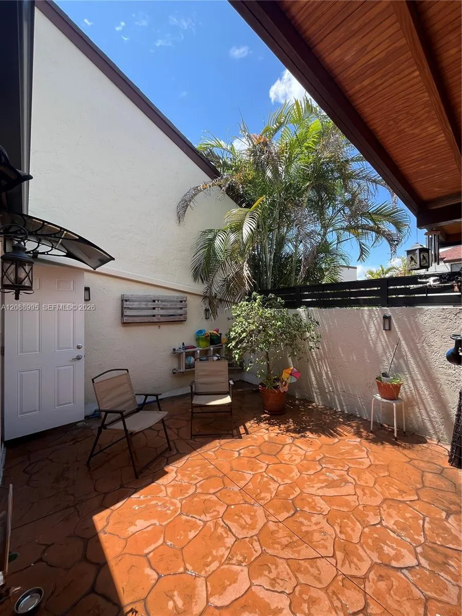 447 NW 98th Ct Miami, FL 33172