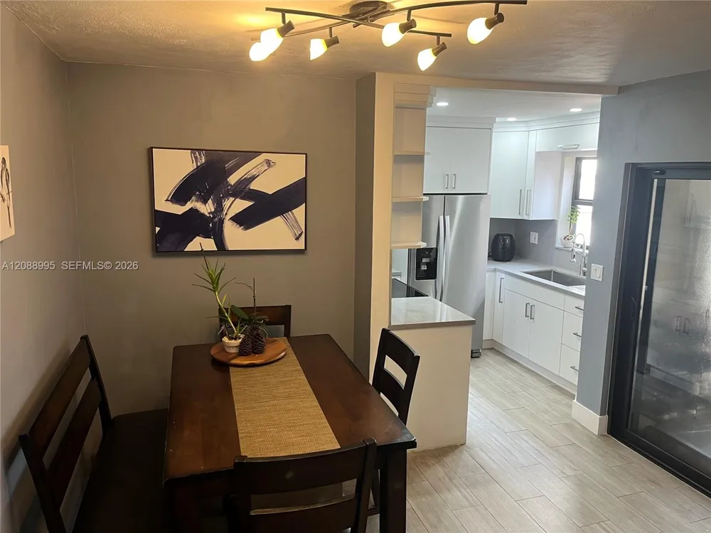 447 NW 98th Ct Miami, FL 33172