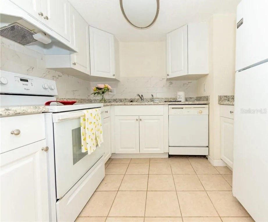 934 LAKE DESTINY ROAD #D Altamonte Springs, FL 32714