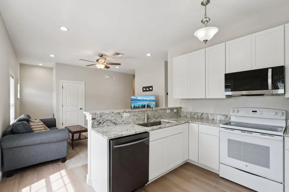 3351 SCHOOLHOUSE ROAD Harmony, FL 34773