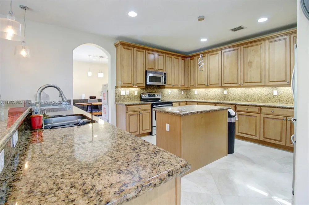 7753 SW 193rd St Cutler Bay, FL 33157