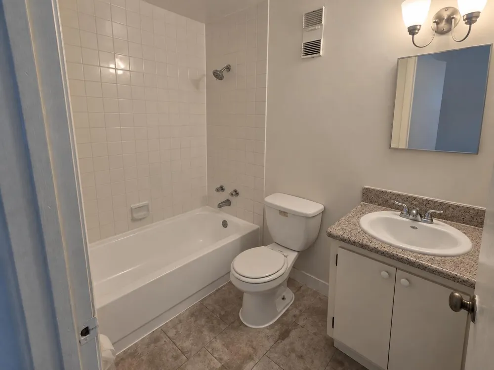 9401 NW 49th Place #29d Sunrise, FL 33351