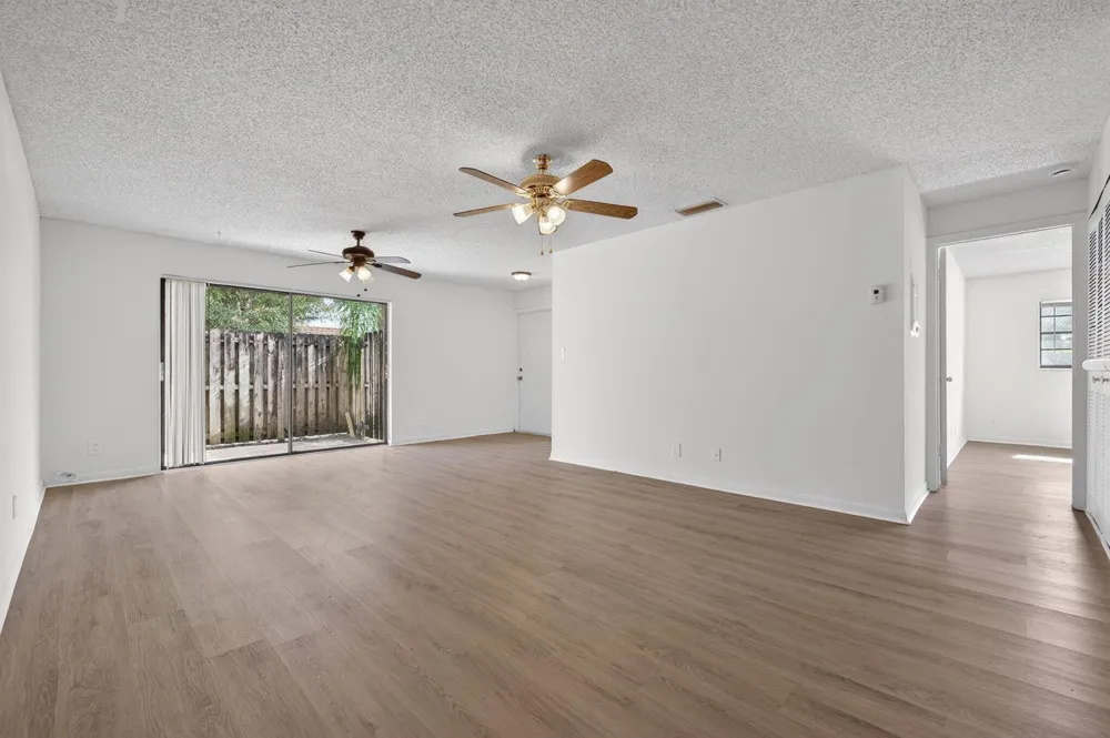 9401 NW 49th Place #29d Sunrise, FL 33351