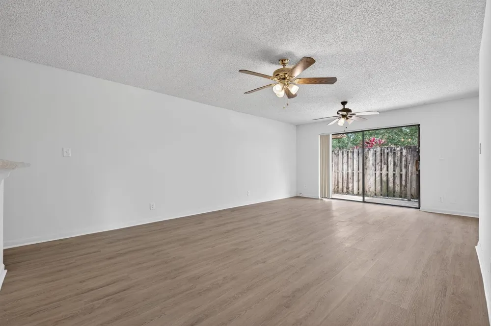 9401 NW 49th Place #29d Sunrise, FL 33351