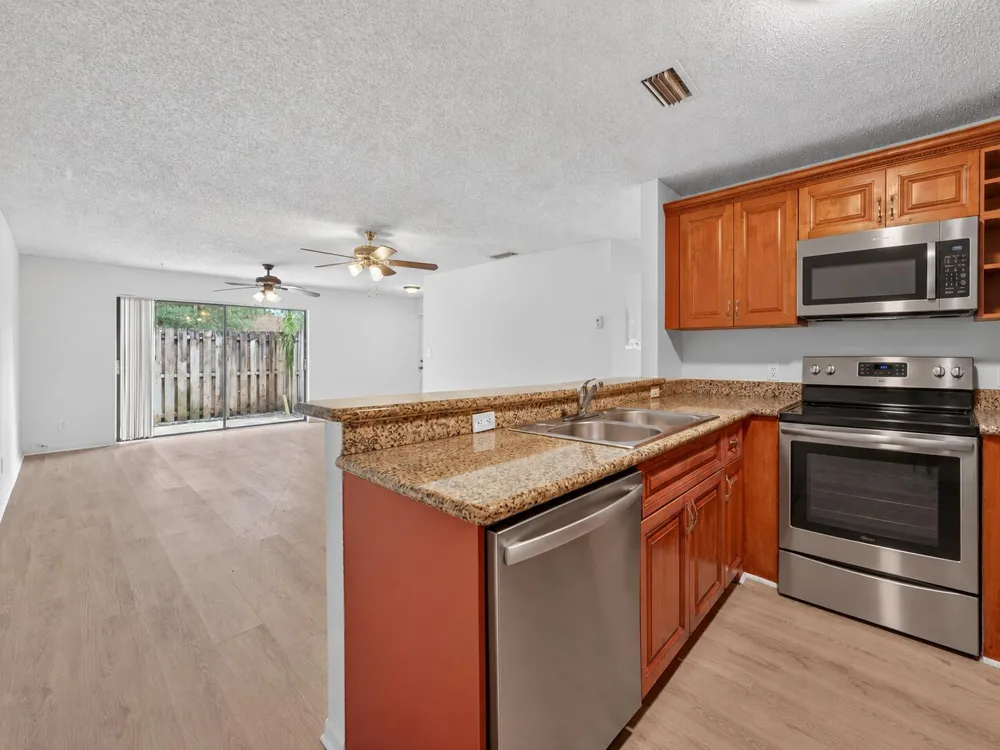 9401 NW 49th Place #29d Sunrise, FL 33351