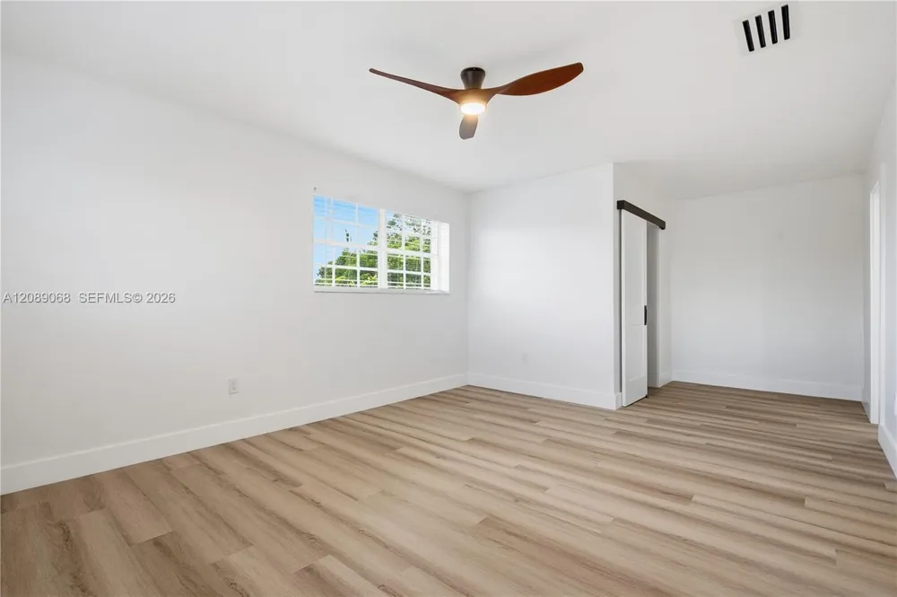 16010 SW 100th Ct Miami, FL 33157