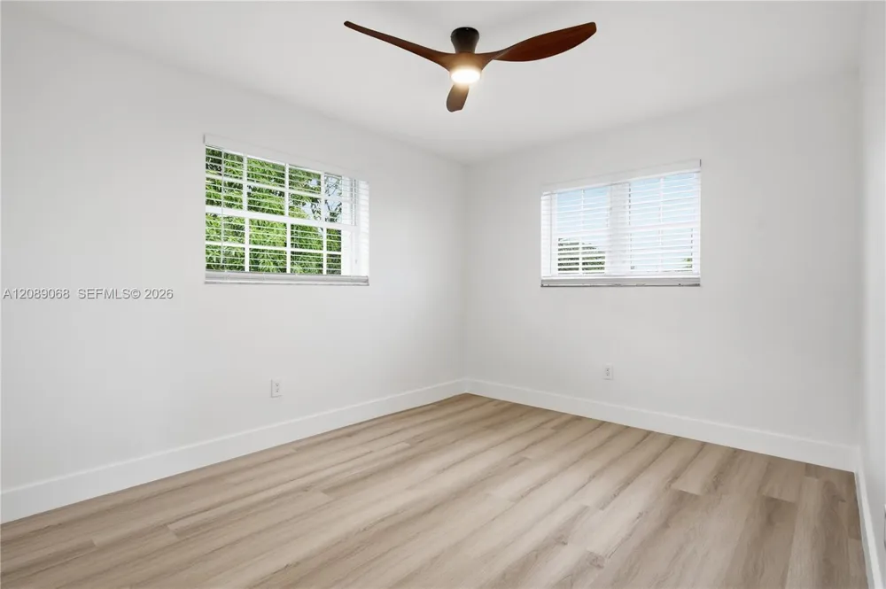 16010 SW 100th Ct Miami, FL 33157