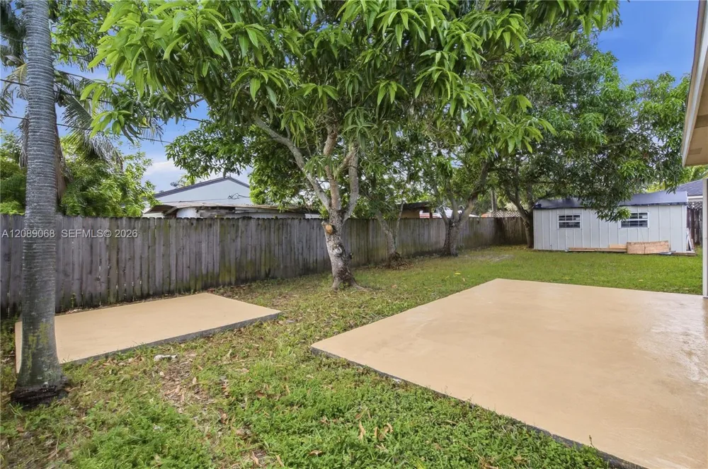 16010 SW 100th Ct Miami, FL 33157