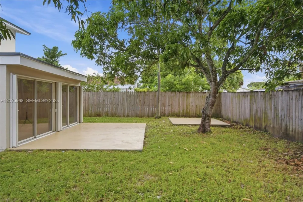 16010 SW 100th Ct Miami, FL 33157