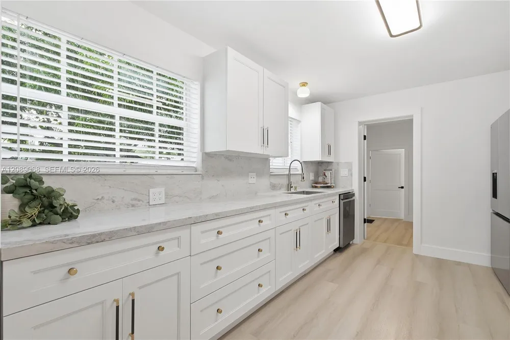 16010 SW 100th Ct Miami, FL 33157