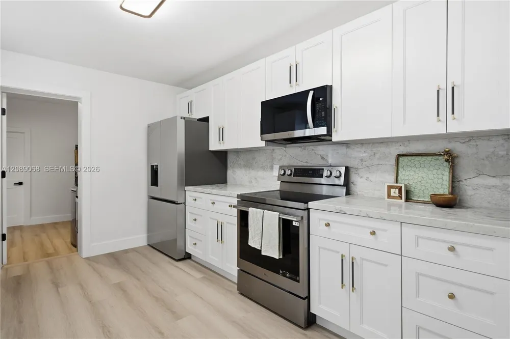 16010 SW 100th Ct Miami, FL 33157
