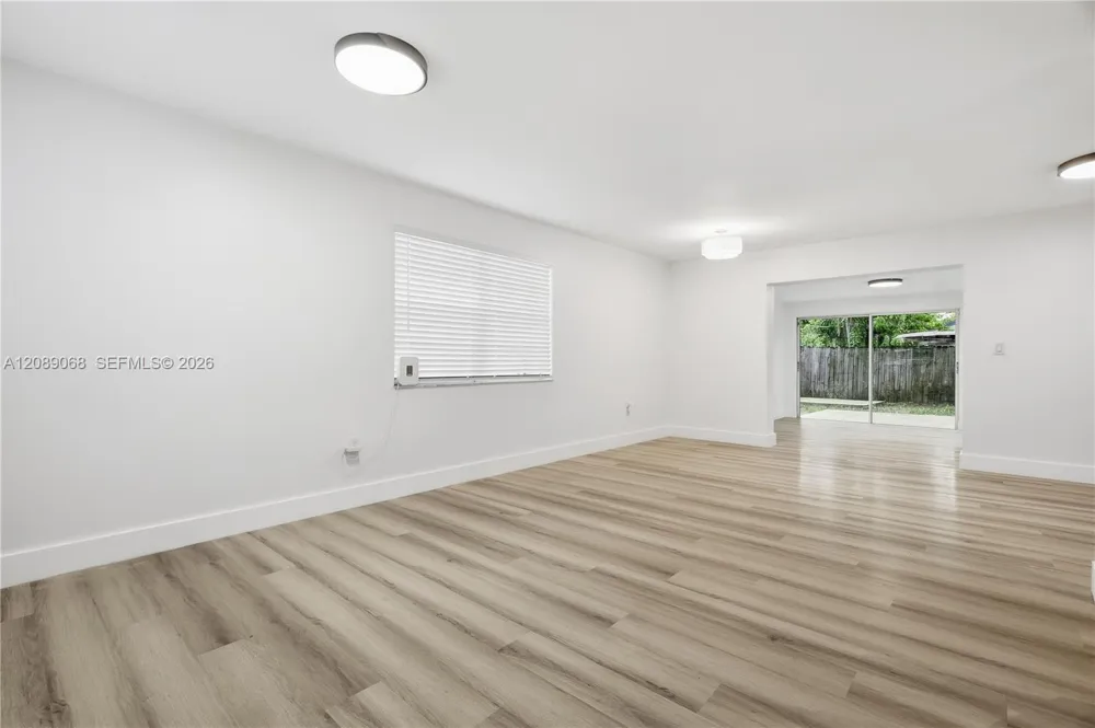 16010 SW 100th Ct Miami, FL 33157