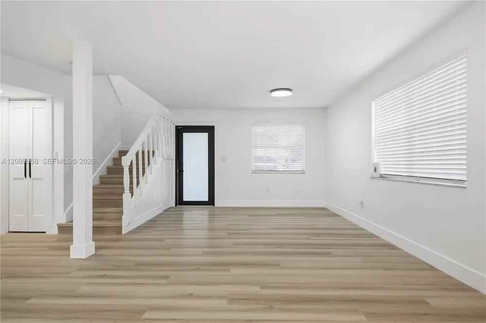 16010 SW 100th Ct Miami, FL 33157