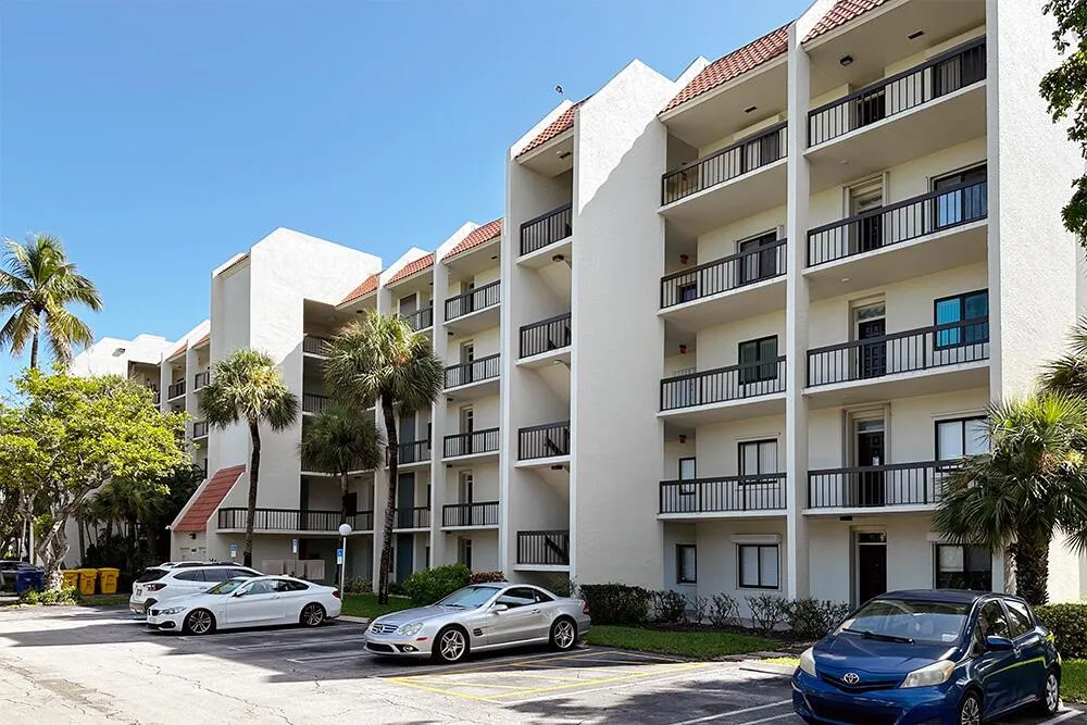 3000 Presidential Way #Apt 106 West Palm Beach, FL 33401