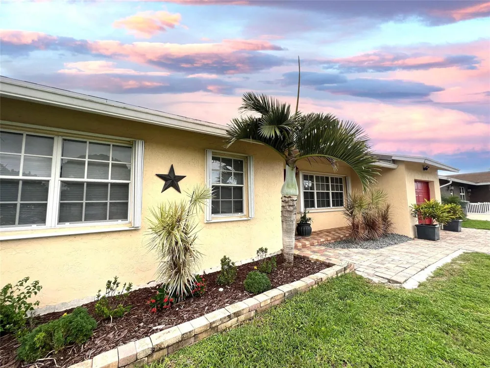 9135 SADDLECREEK DRIVE Boca Raton, FL 33496
