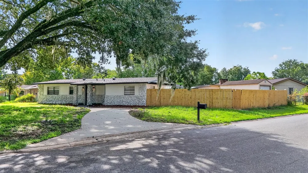 10810 GENEVIEVE STREET Orlando, FL 32825