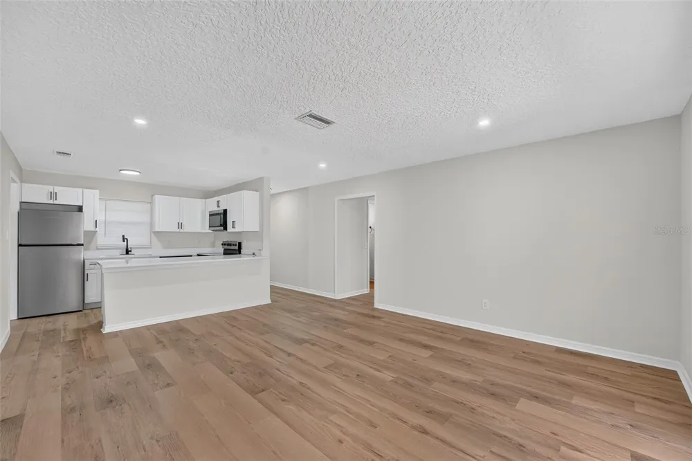 10810 GENEVIEVE STREET Orlando, FL 32825