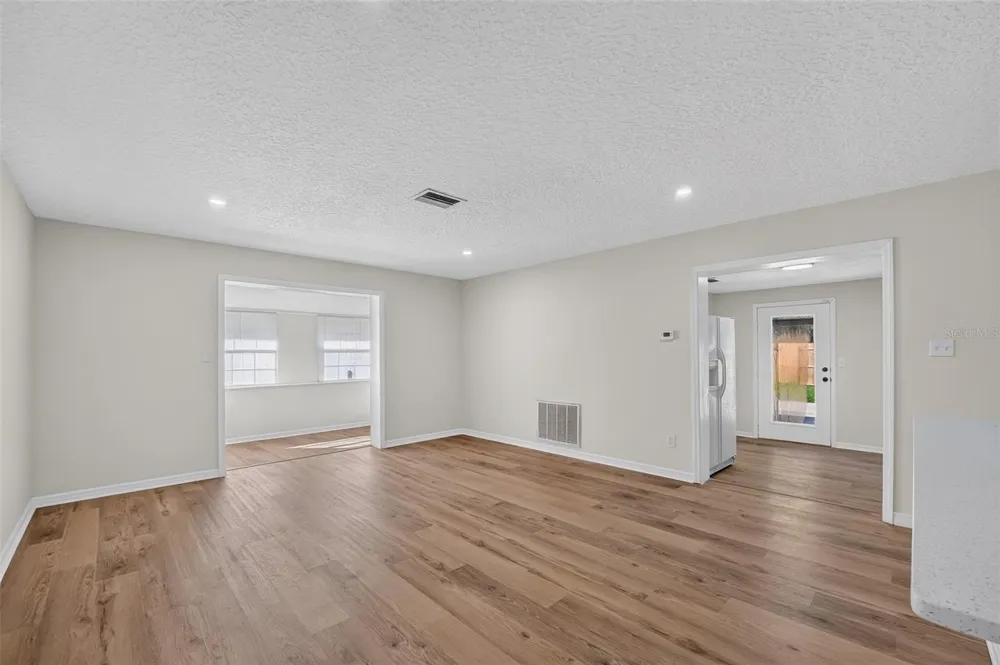 10810 GENEVIEVE STREET Orlando, FL 32825