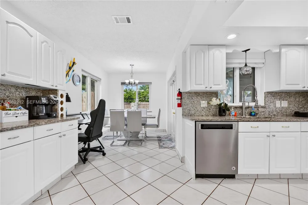 22682 SW 65th Ave Boca Raton, FL 33428