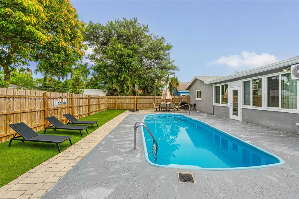 22682 SW 65th Ave Boca Raton, FL 33428