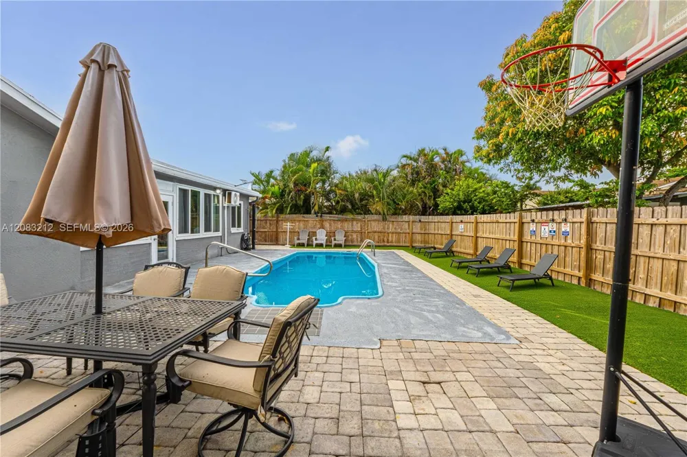 22682 SW 65th Ave Boca Raton, FL 33428