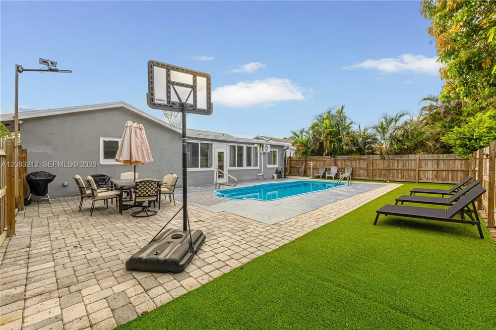 22682 SW 65th Ave Boca Raton, FL 33428