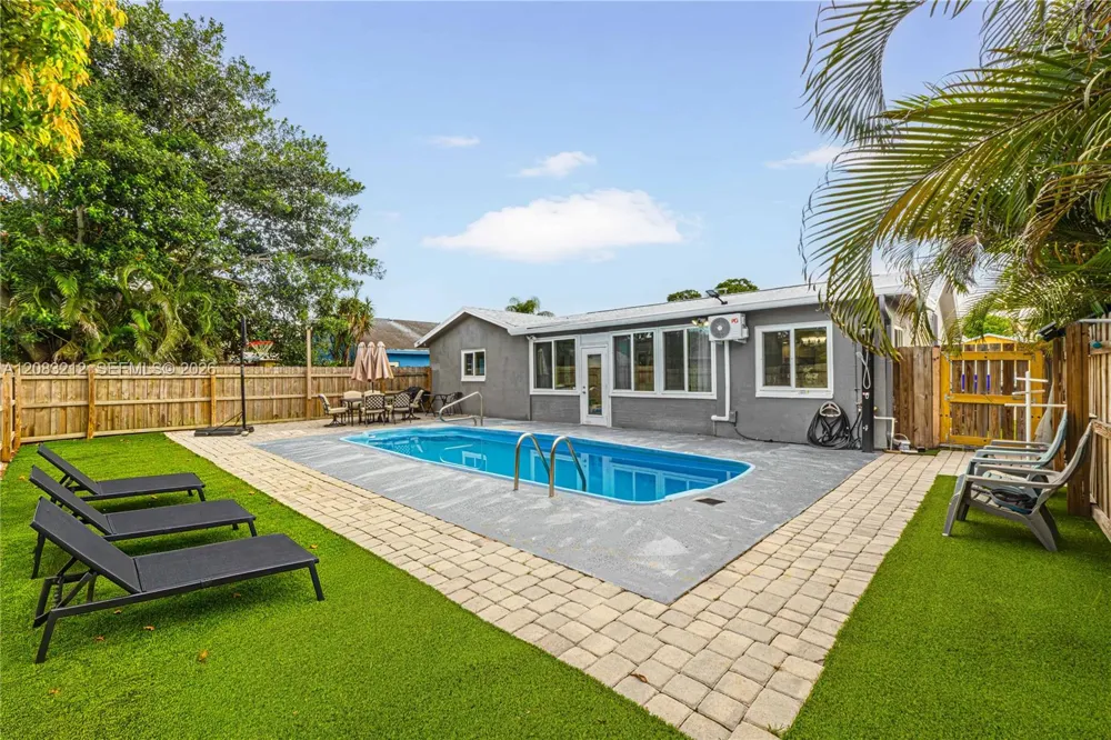 22682 SW 65th Ave Boca Raton, FL 33428