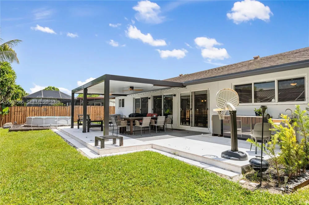 8005 SW 198th Ter Cutler Bay, FL 33189