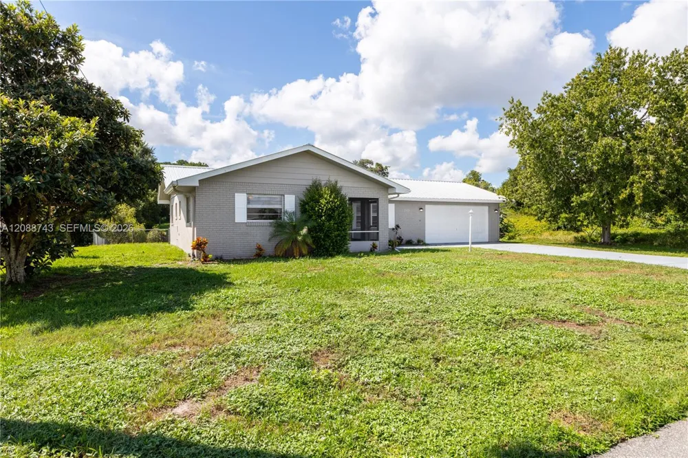 219 Cumquat Road NE Lake Placid, FL 33852