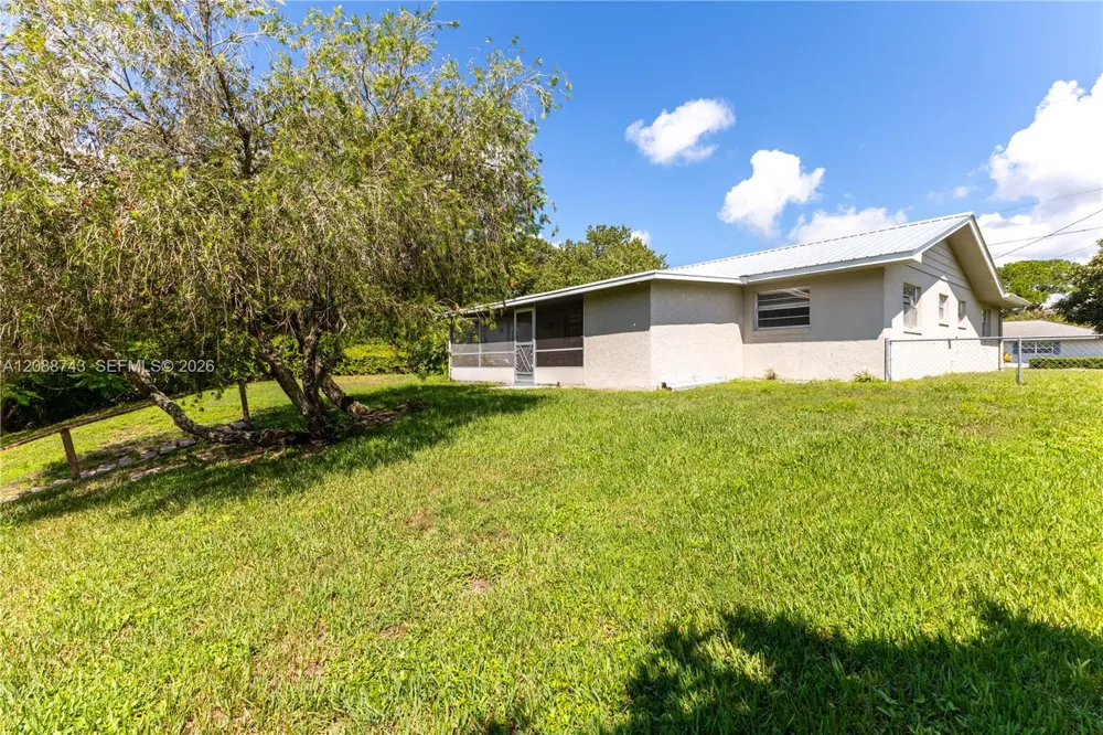 219 Cumquat Road NE Lake Placid, FL 33852