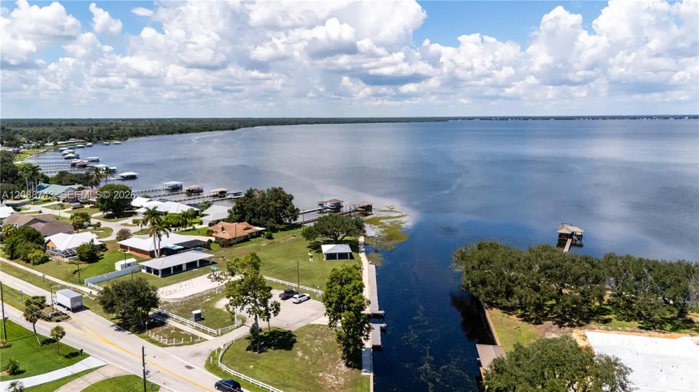 219 Cumquat Road NE Lake Placid, FL 33852