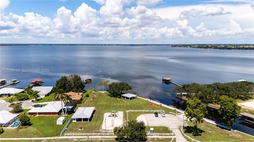 219 Cumquat Road NE Lake Placid, FL 33852