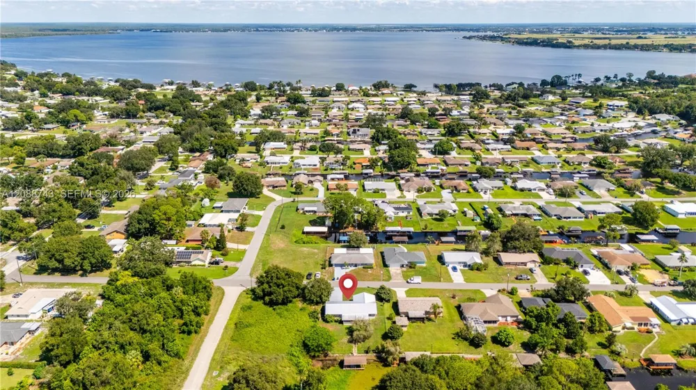 219 Cumquat Road NE Lake Placid, FL 33852