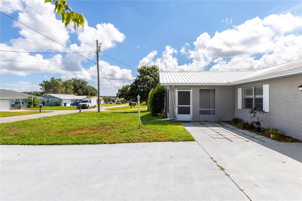 219 Cumquat Road NE Lake Placid, FL 33852