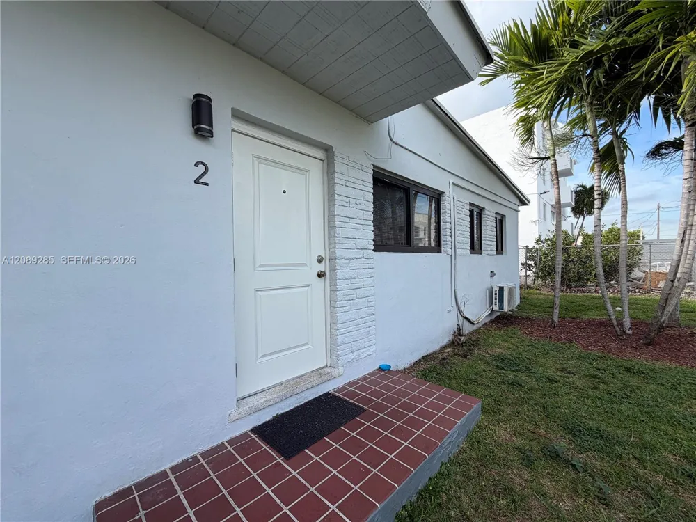 600 SW 10th St #2 Miami, FL 33130