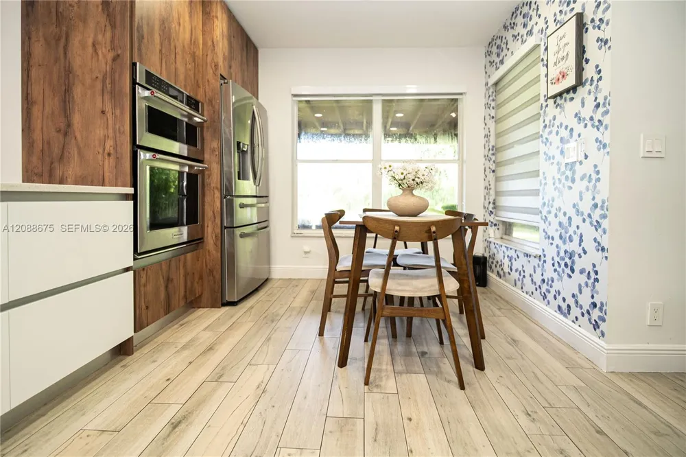 8434 NW 57th Dr Coral Springs, FL 33067