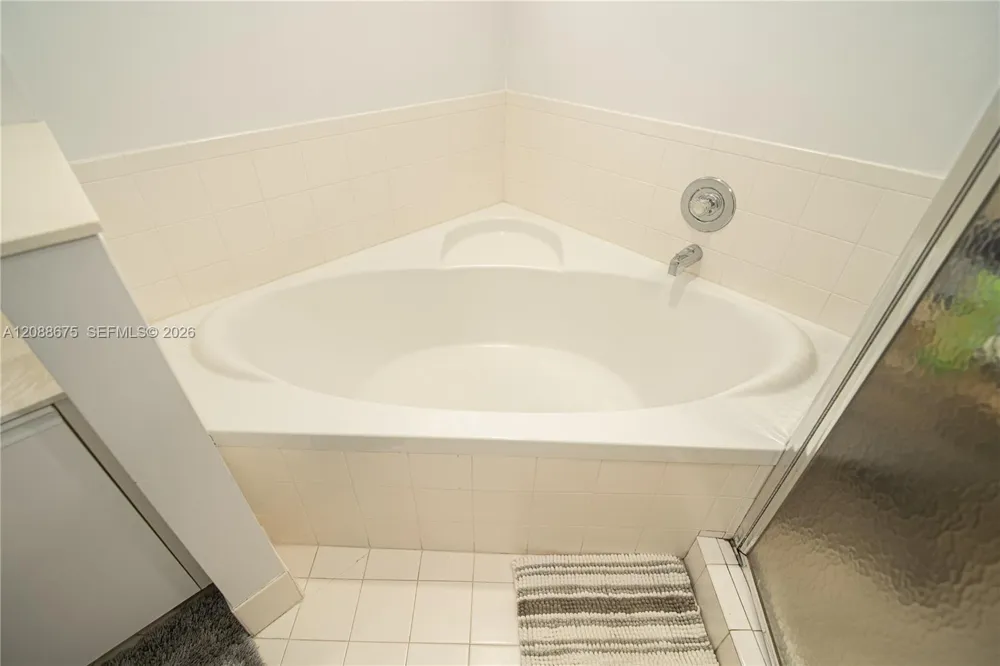 8434 NW 57th Dr Coral Springs, FL 33067