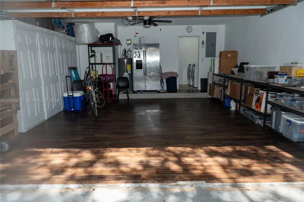 8434 NW 57th Dr Coral Springs, FL 33067