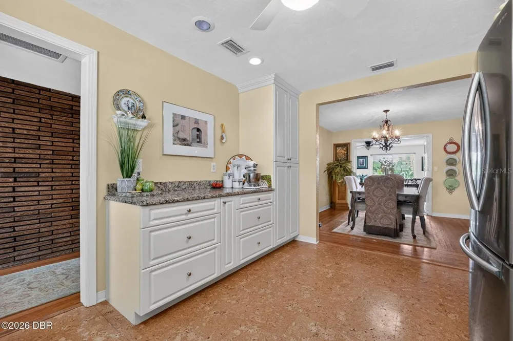 2229 S PENINSULA DRIVE Daytona Beach, FL 32118