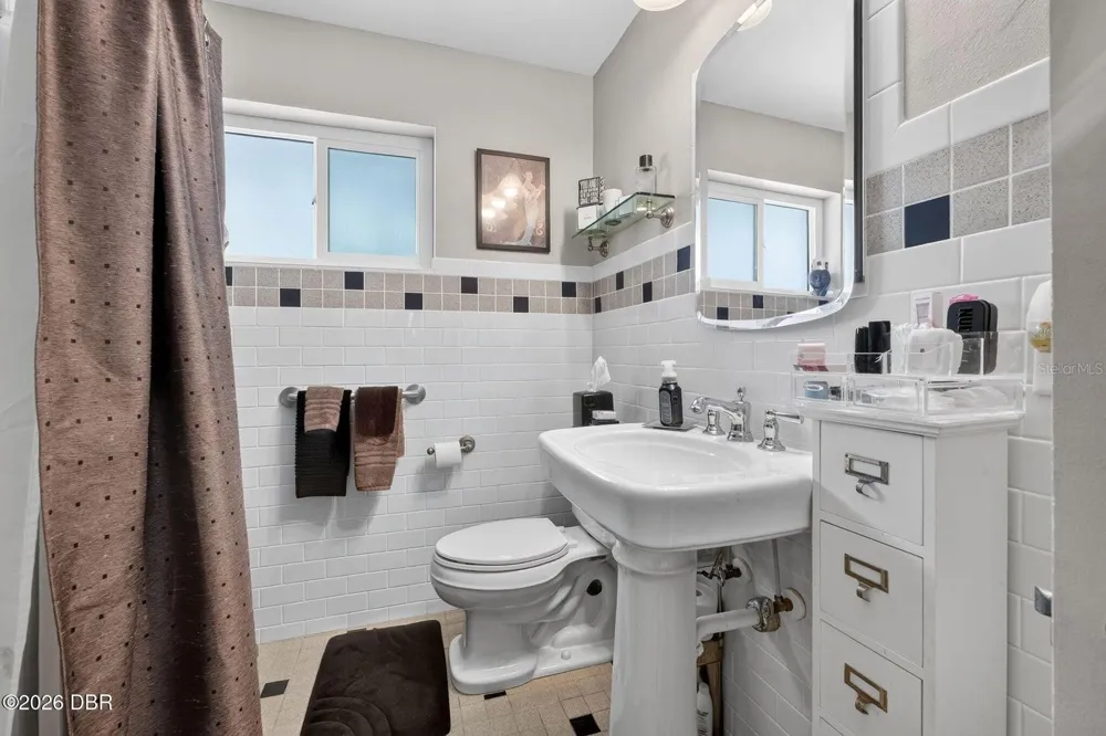 2229 S PENINSULA DRIVE Daytona Beach, FL 32118