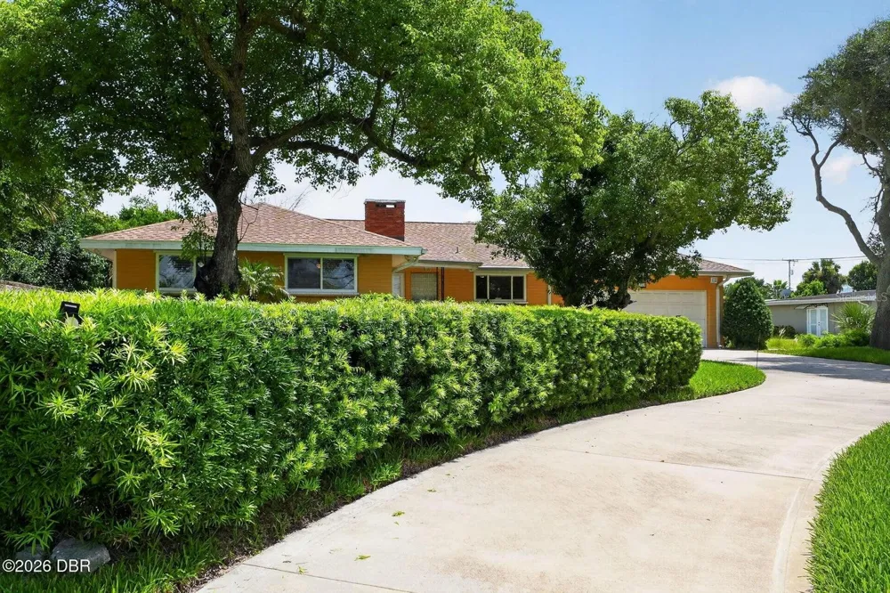 2229 S PENINSULA DRIVE Daytona Beach, FL 32118