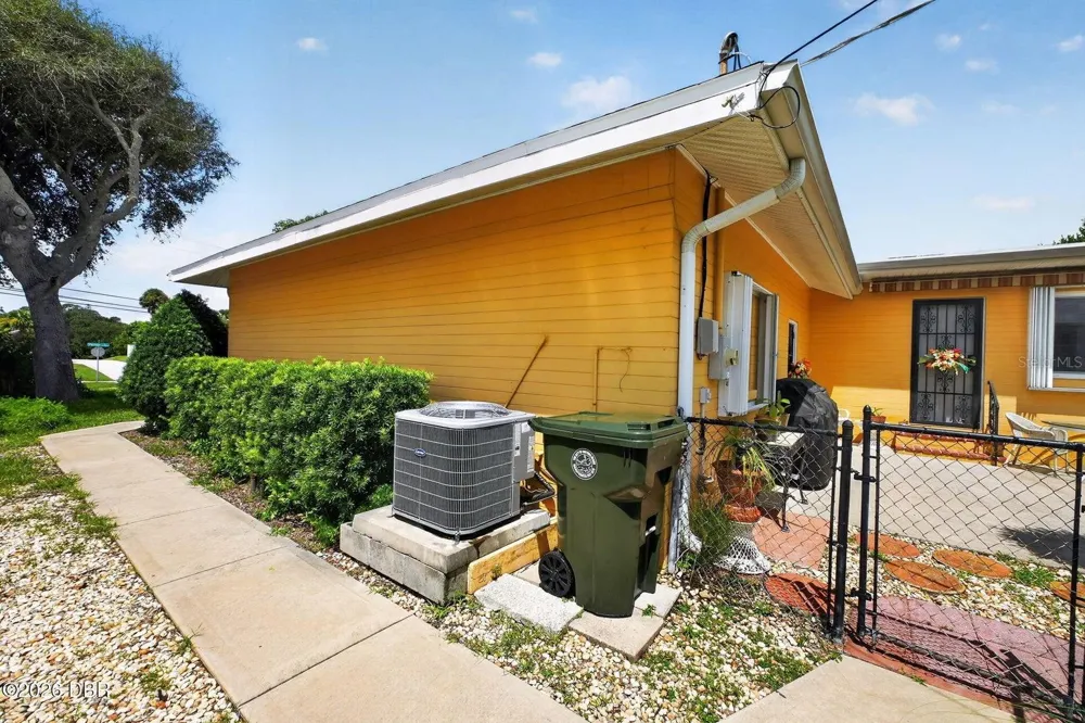 2229 S PENINSULA DRIVE Daytona Beach, FL 32118