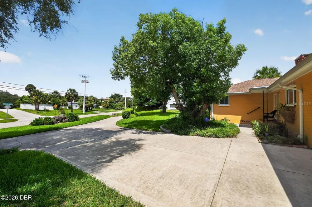 2229 S PENINSULA DRIVE Daytona Beach, FL 32118